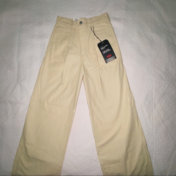 NWT Levi’s Pleated High Loose Pant - Picture 4 of 6